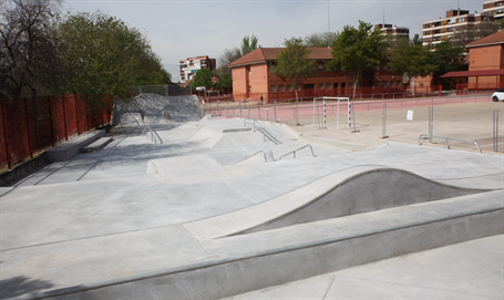 Apertura de skatepark y seis pistas polideportivas de la ciudad.